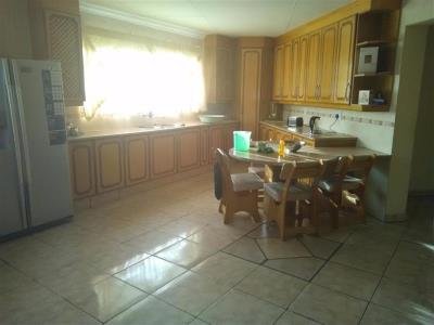 34759_2105767_Anothe section showing the breakfast nook._6.jpg